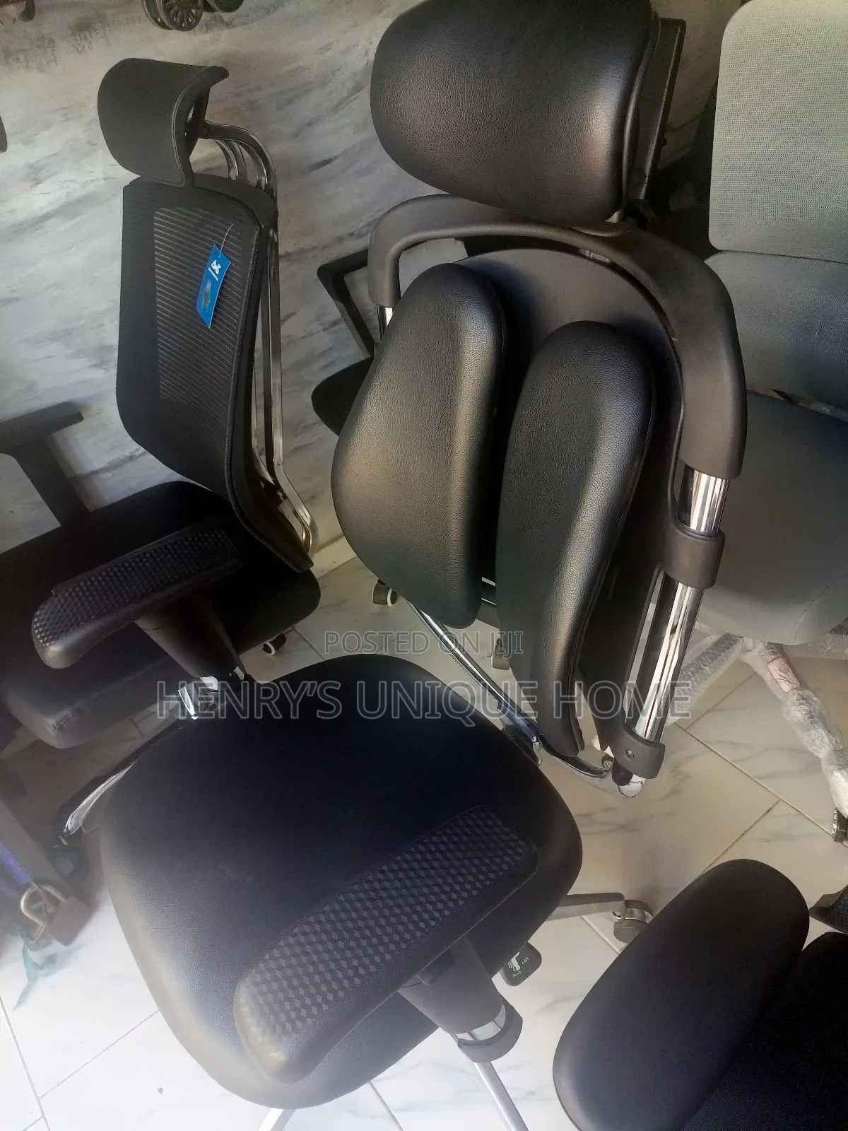Kidney Chairs Black