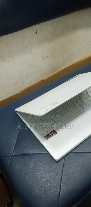 Laptop Asus ROG Zephyrus G14 48GB AMD Ryzen 9 SSD 2T