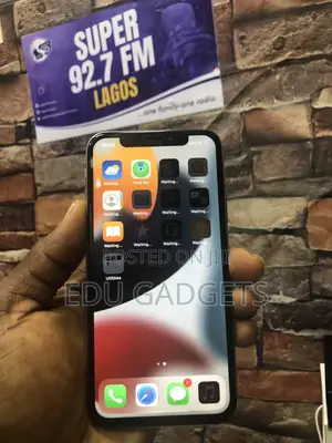 Apple iPhone X 64 GB White