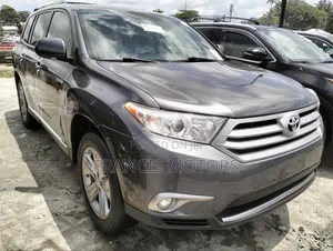 Toyota Highlander Limited 3.5l 4WD 2013 Black