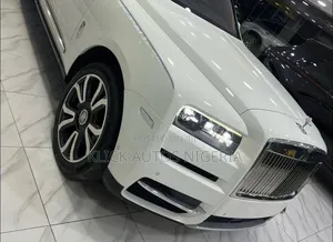 Rolls-Royce Cullinan Base 2022 White