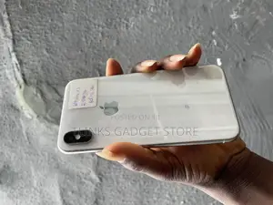 Apple iPhone X 64 GB White