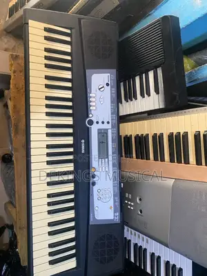 Yamaha PSR E203 Keyboard