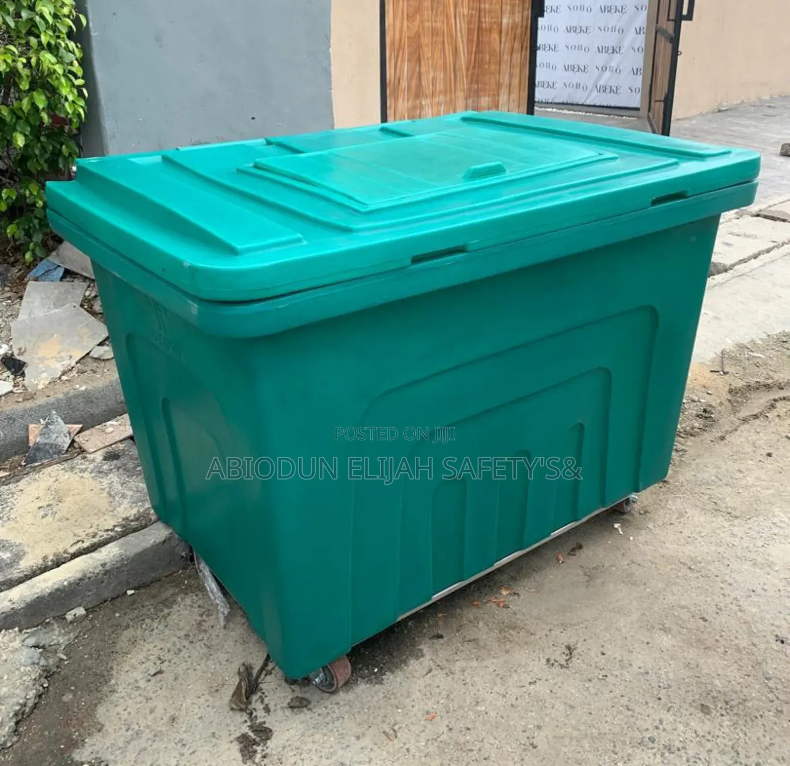1100lgee Pee Wasted Bin/Dust Bin Plastic Rubber Available