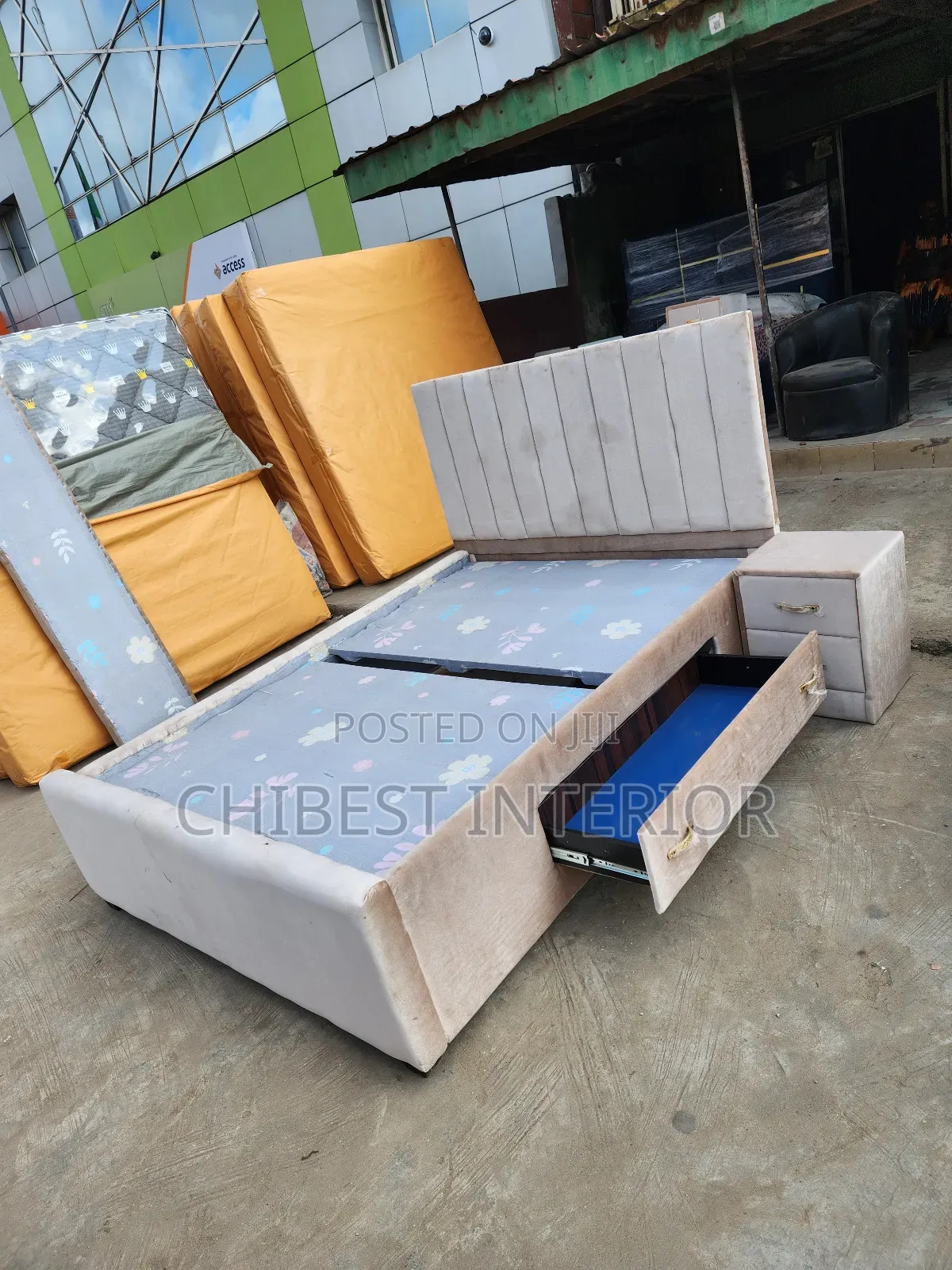 Cream Colour 4.5by6 Bed Stand.