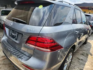 Photo - Mercedes-Benz GLE-Class GLE 350 2016 Gray