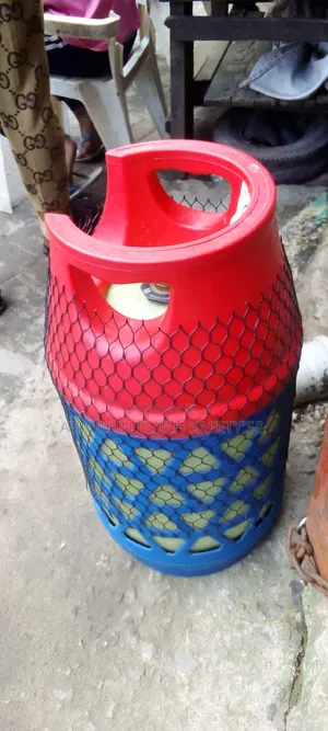 Gas Cylinder 12.5 Kg Pure Plastic Rubber Body