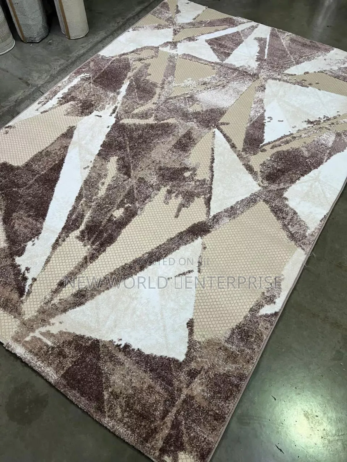 4by6 Feet's Modern Woven Mart Centre Rug
