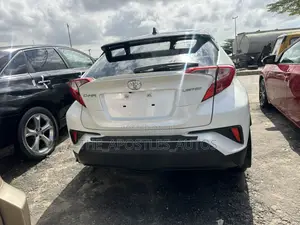 Toyota C-HR Limited 2021 White