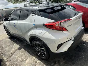 Toyota C-HR Limited 2021 White