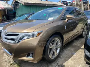 Toyota Venza 2014 Gold