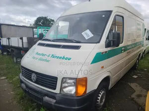 Photo - Volkswagen LT 2000 White