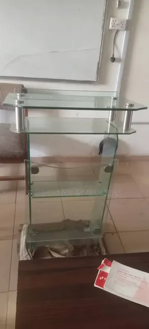Unique Quality Thick Glass Pulpit for Church