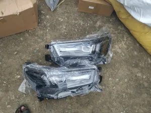 Headlamp Toyota Hilux 2021