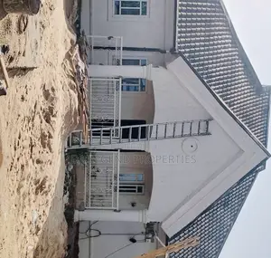 3bdrm Block of Flats in Port-Harcourt for rent