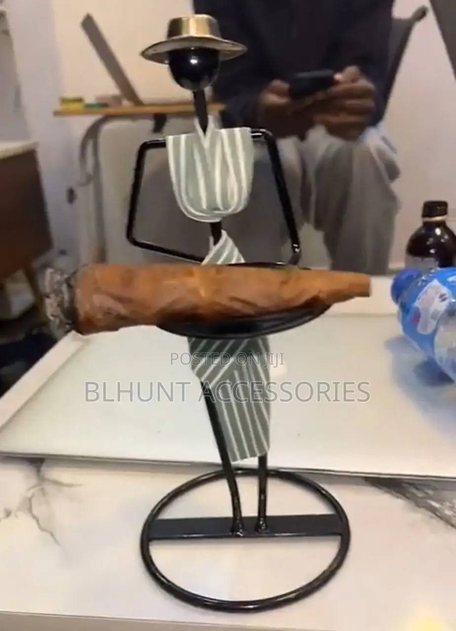 Figurine Multifunctional Ashtray