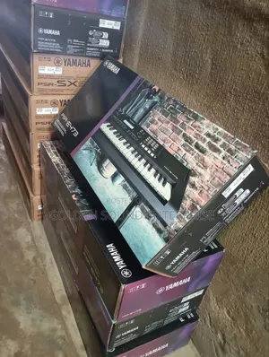 Professional Yamaha Keyboard 473