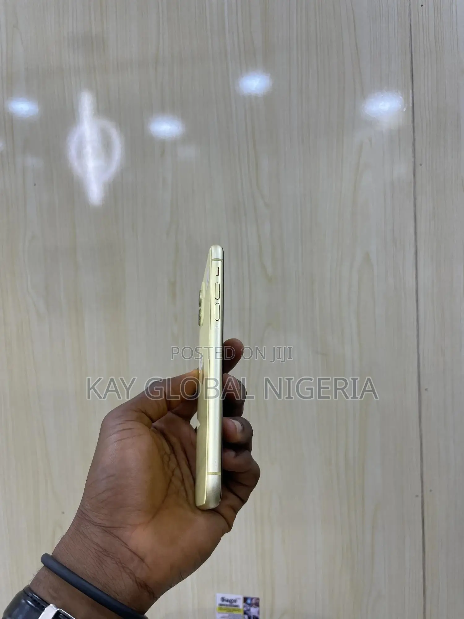 Apple iPhone 11 64 GB Yellow