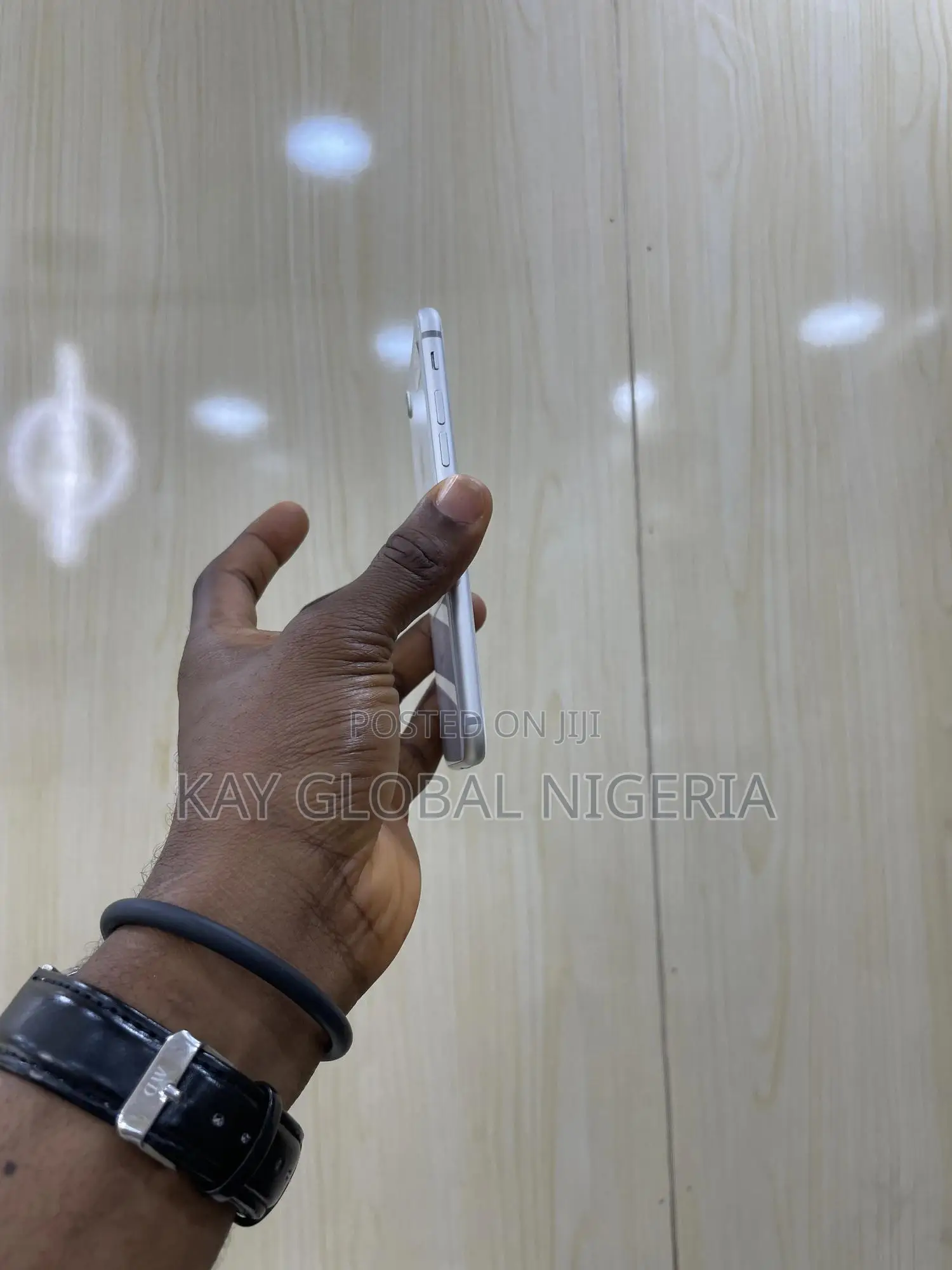 Apple iPhone 8 64 GB White