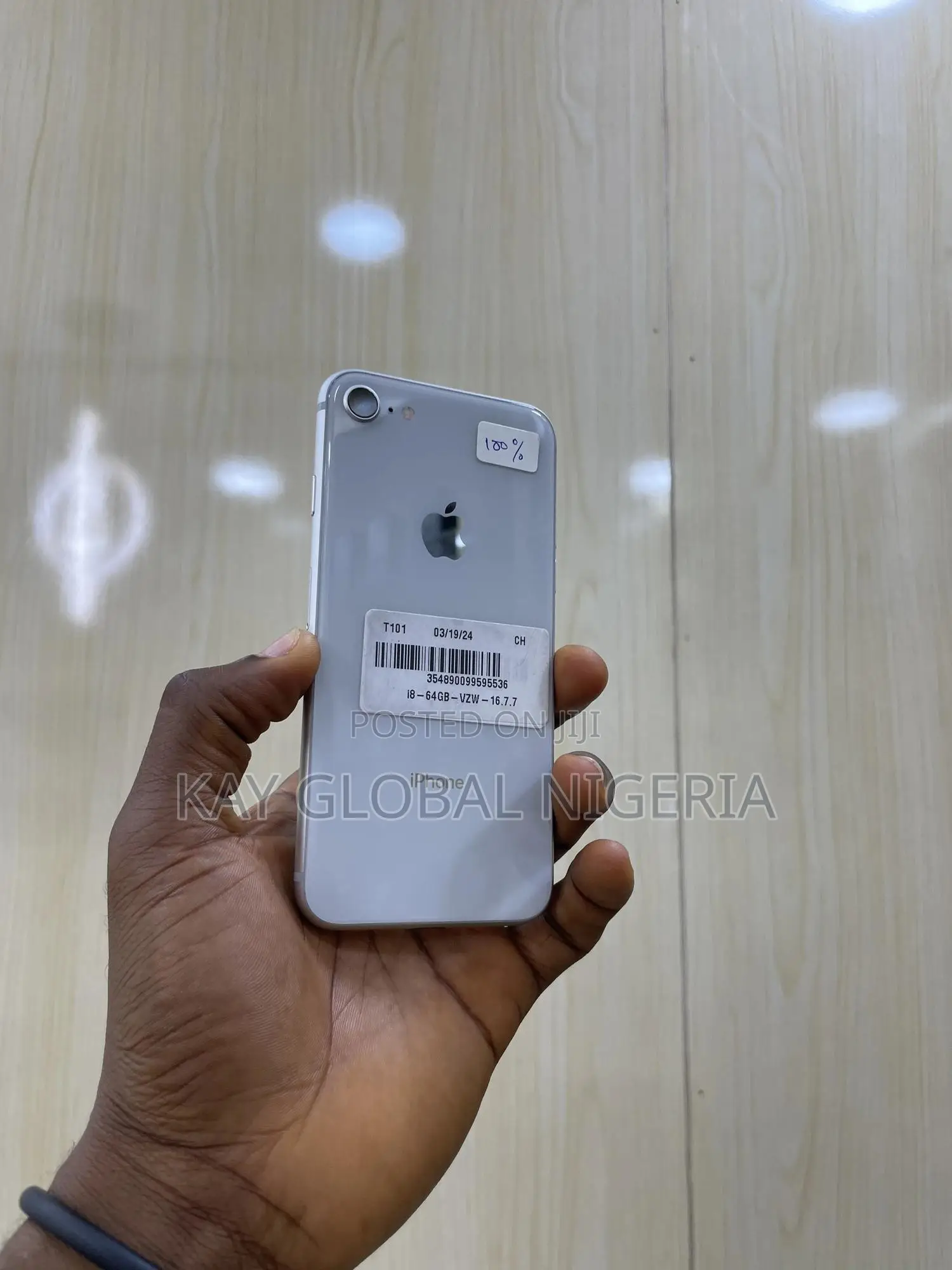 Apple iPhone 8 64 GB White