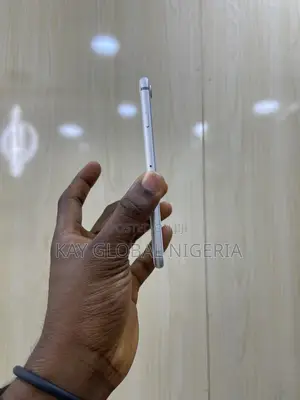 Apple iPhone 8 64 GB White