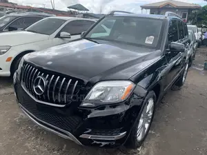 Mercedes-Benz GLK-Class Base GLK 350 4dr AWD 4MATIC (3.5L 6cyl 7A) 2015