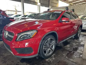 Mercedes-Benz GLA 250 2015 Red