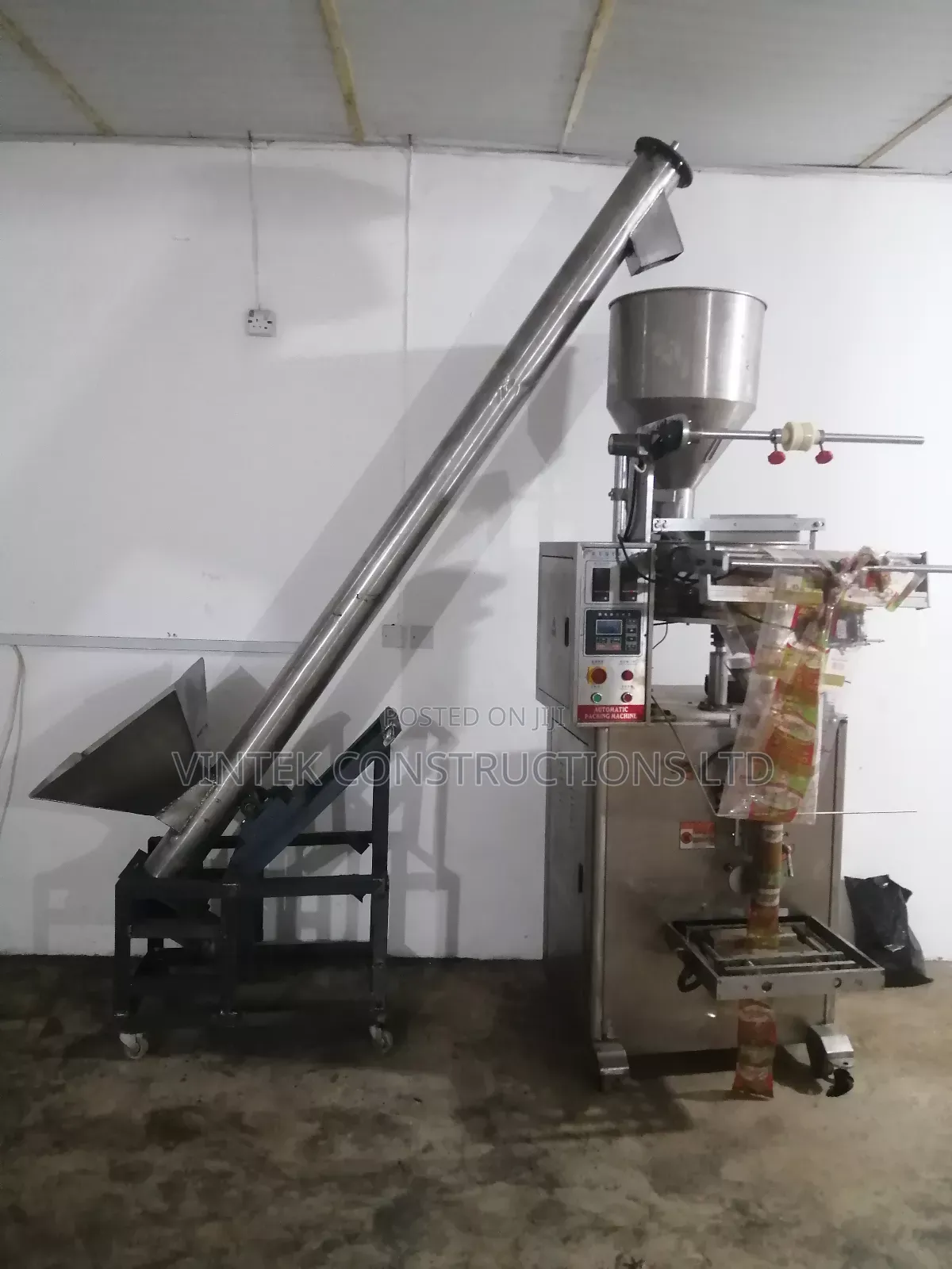 Automatic Loading Screw Conveyor