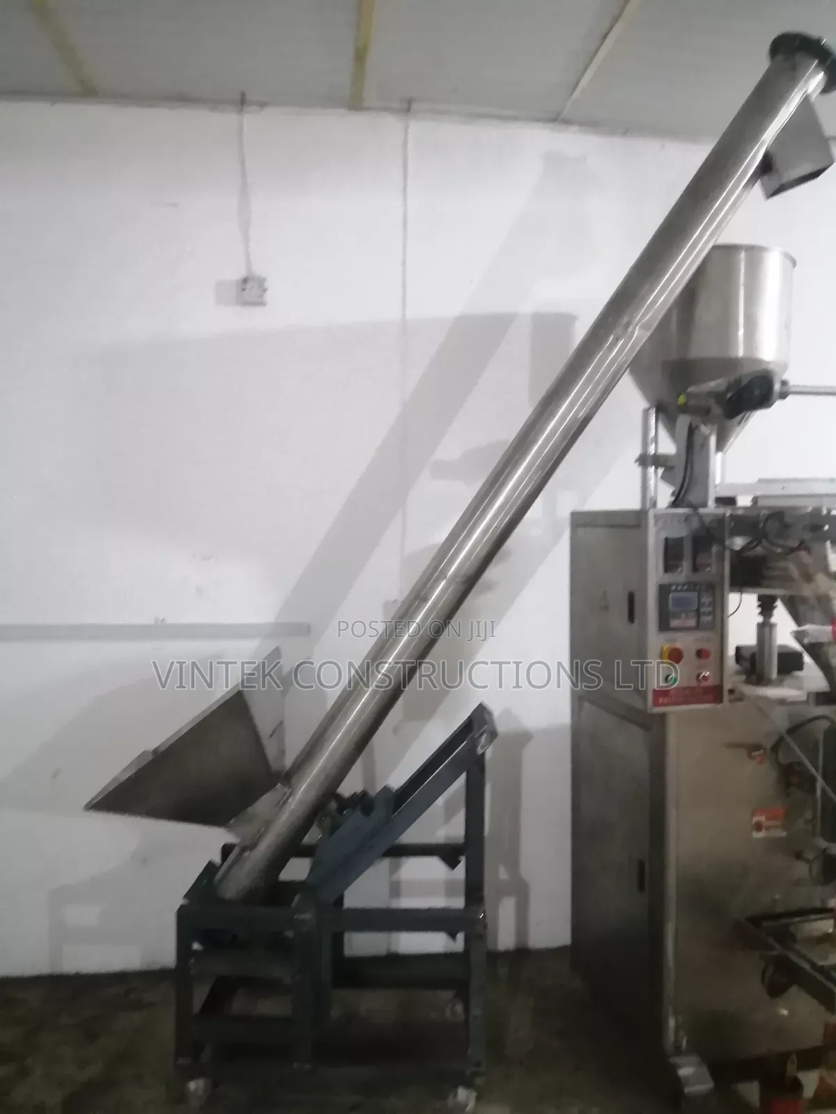 Automatic Loading Screw Conveyor