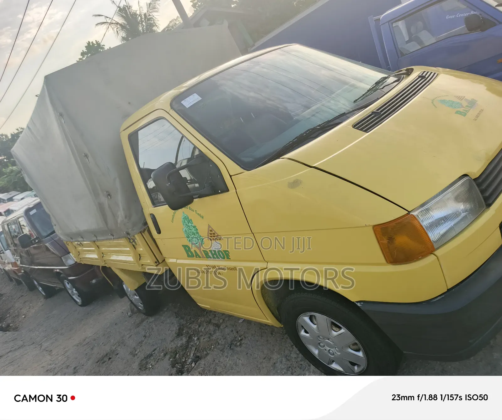 Volkswagen Transporter 2002 Yellow