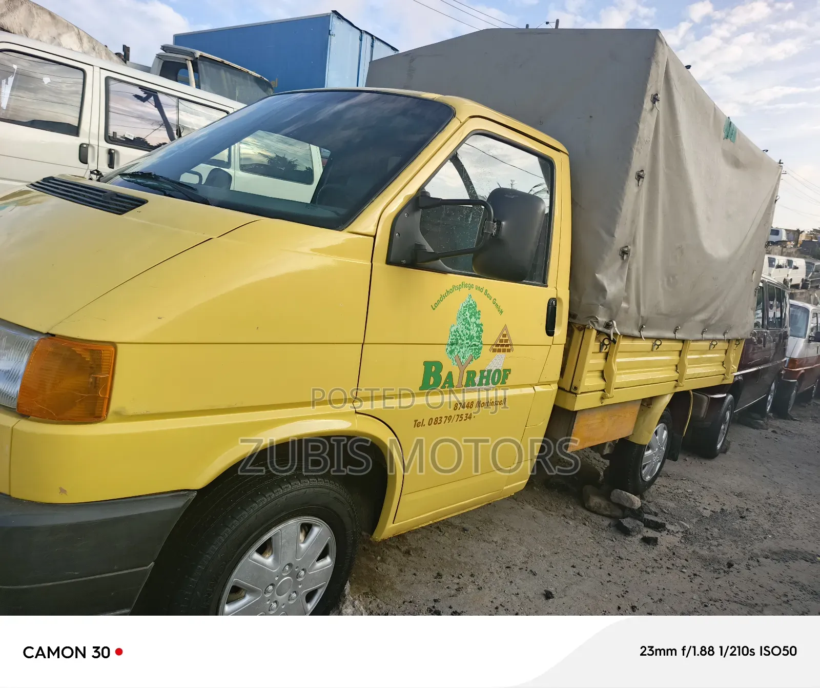 Volkswagen Transporter 2002 Yellow