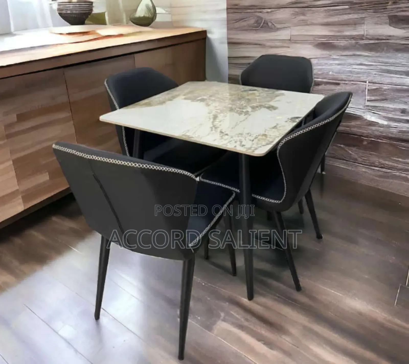 4 Seater Unique Dining Set
