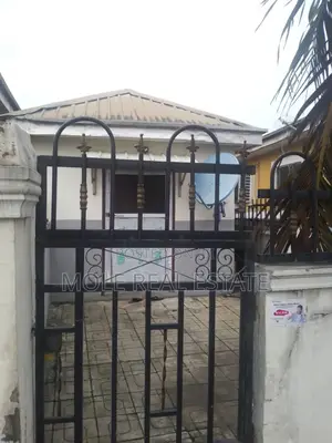 3bdrm Block of Flats in Mini Estate, Ikotun/Igando for sale