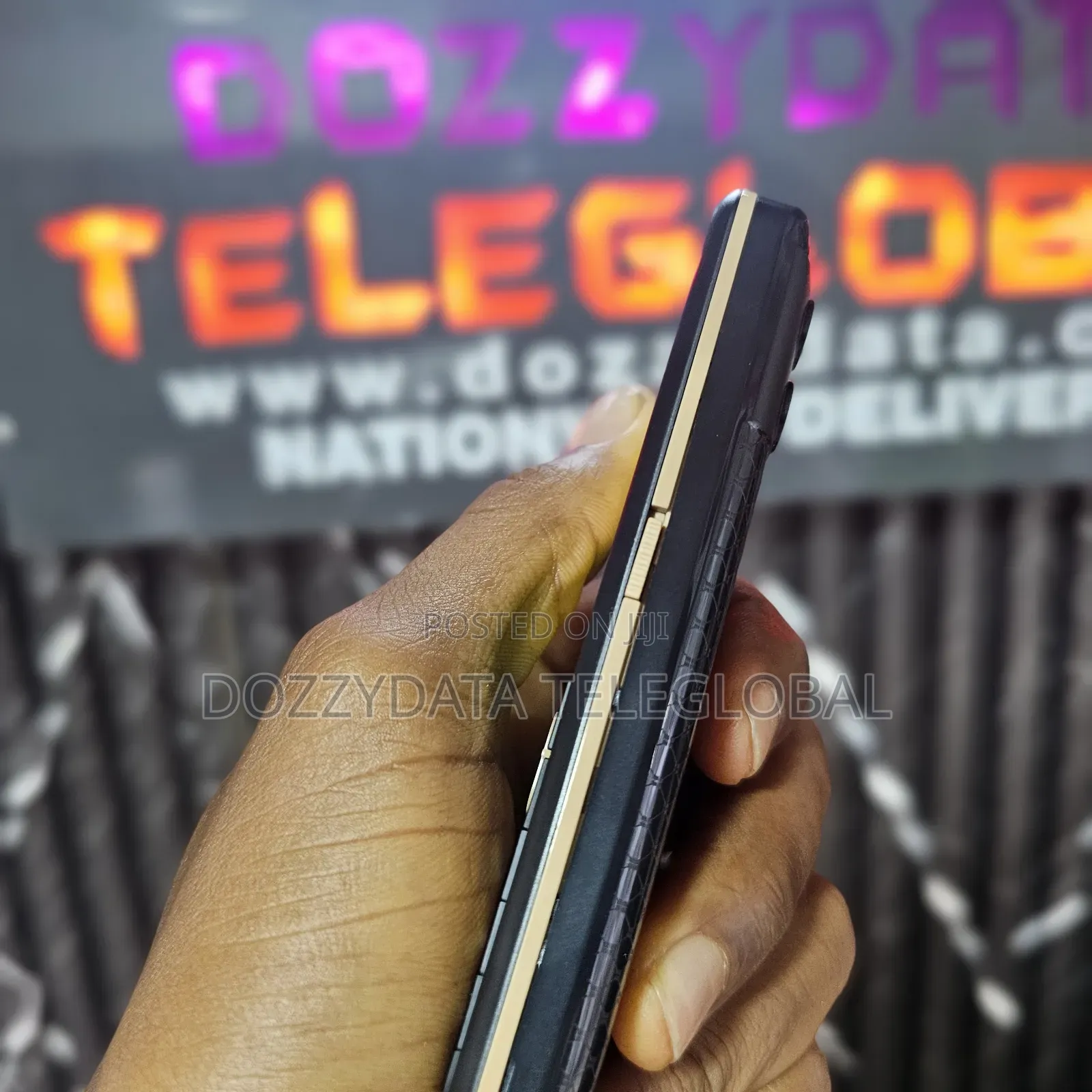 New Maxfone V6