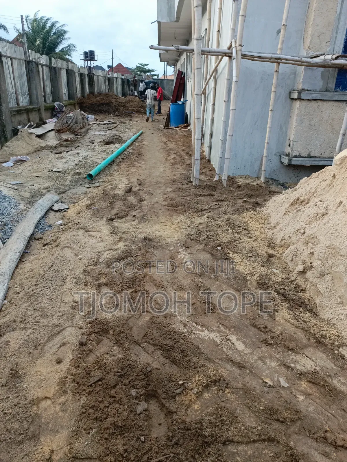 A Builder,Layout,Uncompleted Building,Roofing,Interior Desig