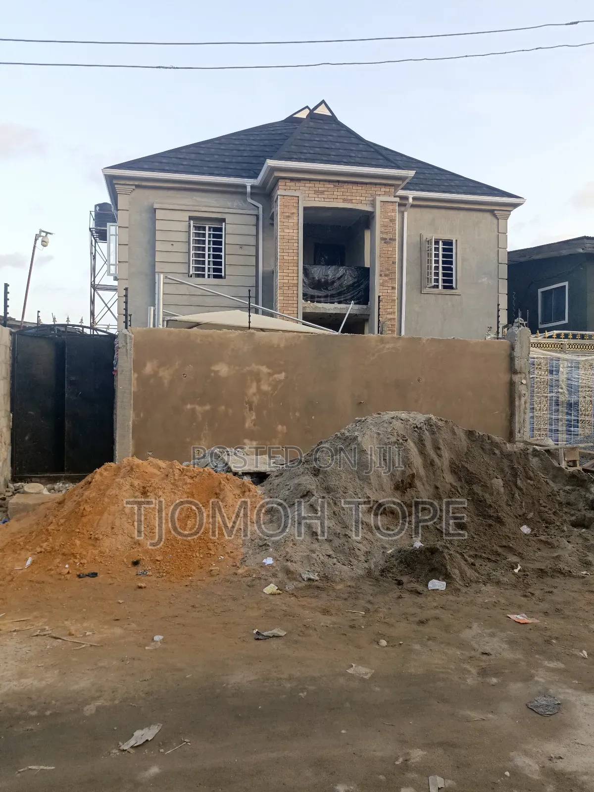 A Builder,Layout,Uncompleted Building,Roofing,Interior Desig