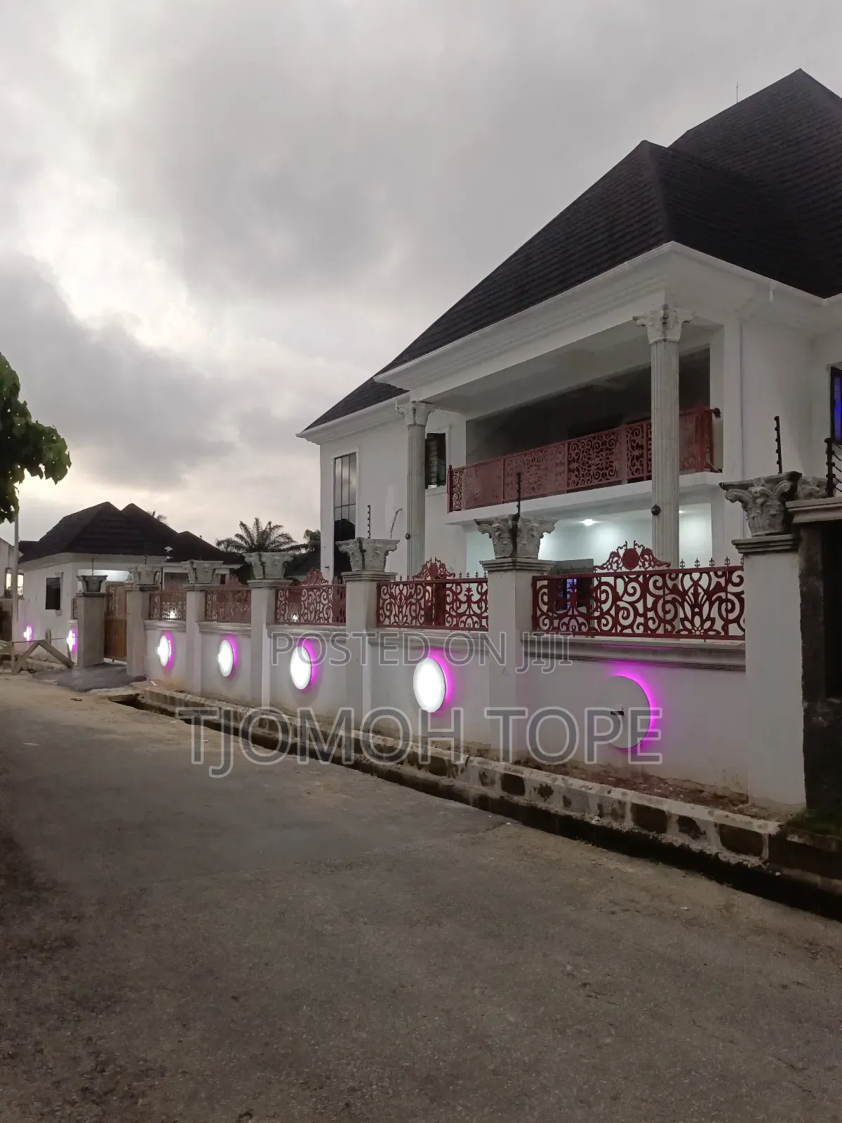 A Builder,Layout,Uncompleted Building,Roofing,Interior Desig