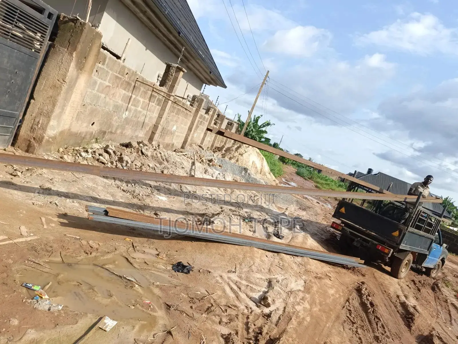 A Builder,Layout,Uncompleted Building,Roofing,Interior Desig