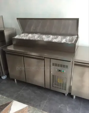 Under Chiller With Salad  Bar