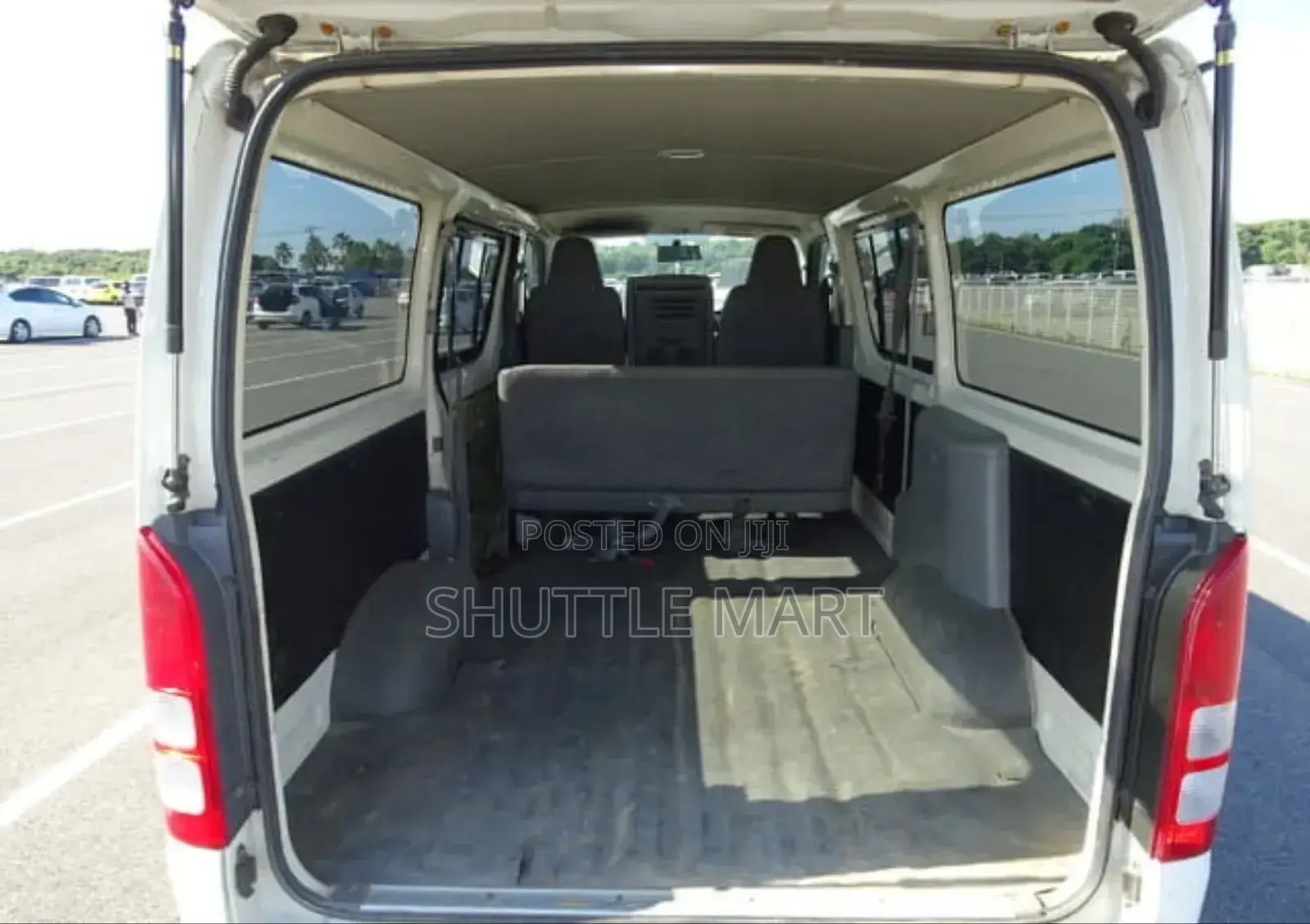 Toyota HiAce 2009 White