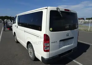 Toyota HiAce 2009 White