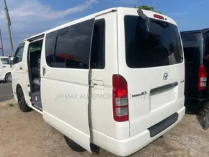 Toyota HiAce 2012 White