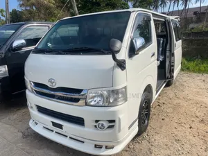 Toyota HiAce 2012 White