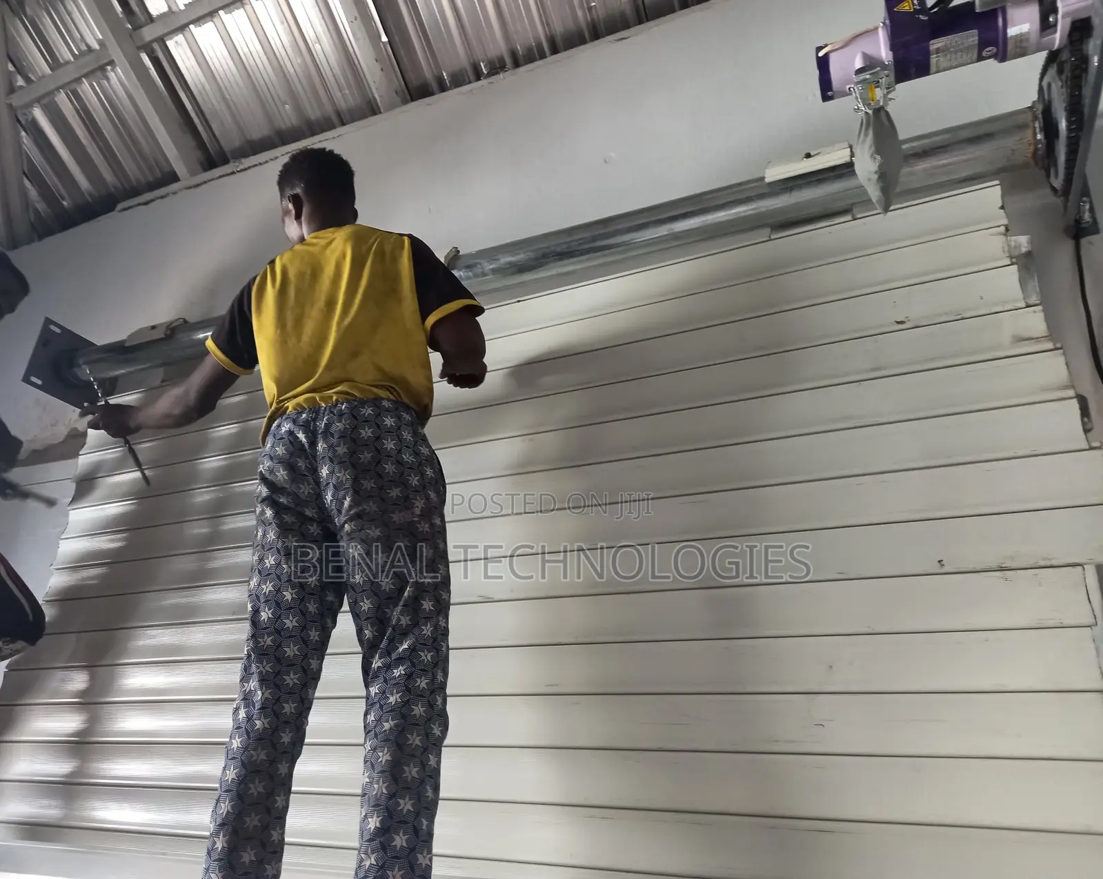 Automatic Lifting Garage Doors