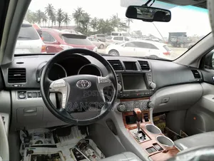 Toyota Highlander Limited 2010 Black