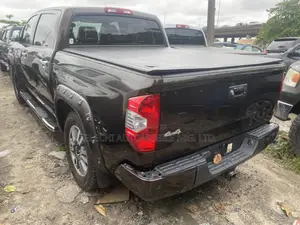 Toyota Tundra 1794 5.7L V8 4x4 CrewMax 5.6 ft. box 145.7 in. WB 2018