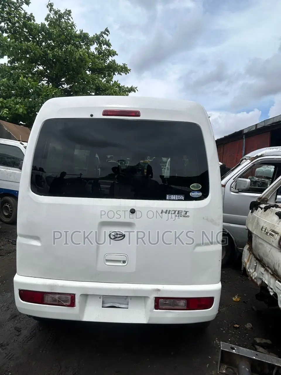 Daihatsu Hijet 2012 White