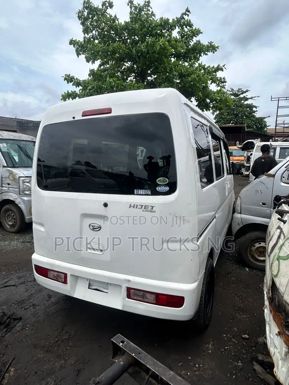 Daihatsu Hijet 2012 White