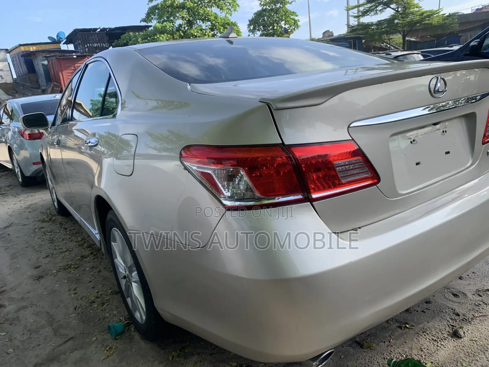 Lexus ES 350 2012 Gold