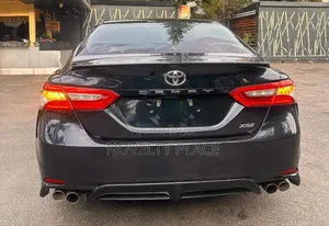 Toyota Camry XSE FWD (2.5L 4cyl 8AM) 2018 Blue